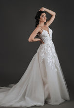 Load image into Gallery viewer, Laura Gown